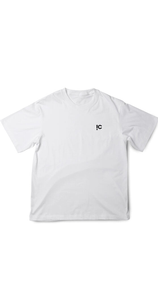 TravelTee Bianca oversize, vista fronte, render digitale