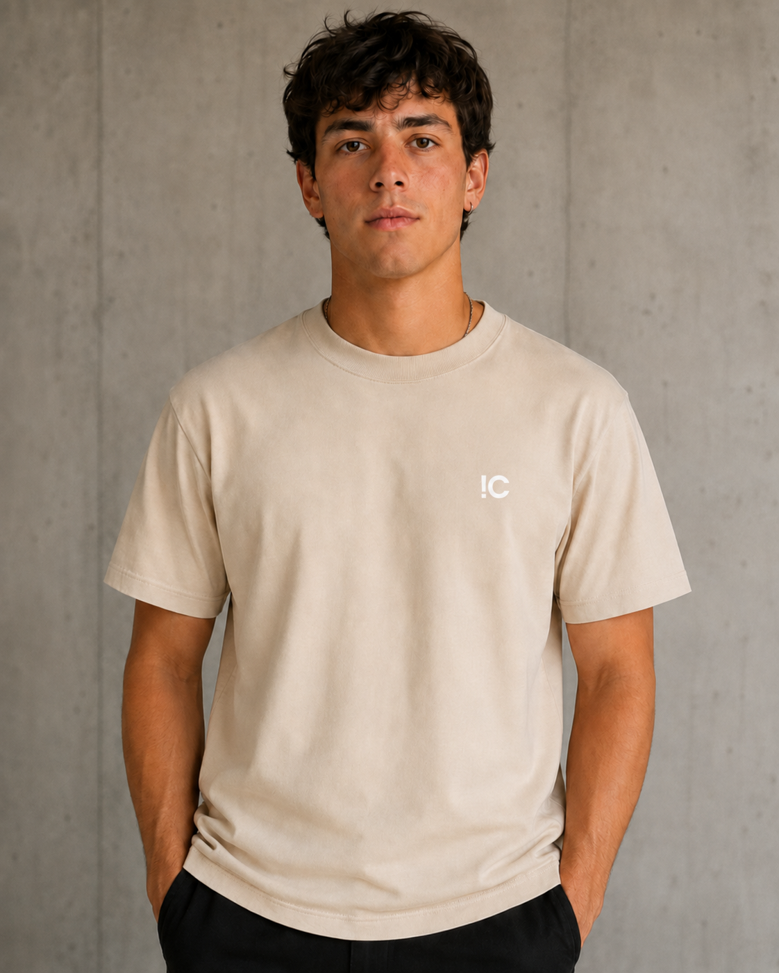 TravelTee Beige regular, vista fronte, mockup grafico